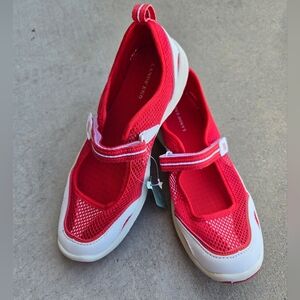 NWOT Land's End Mesh Shoes, 6.5